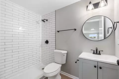 Bath - 2711 Lancaster Dr, Markham, IL 60428 photo 2 of 2