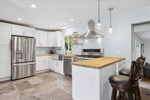 370 Flagstaff Ln, Hoffman Estates, IL 60169 photo 5
