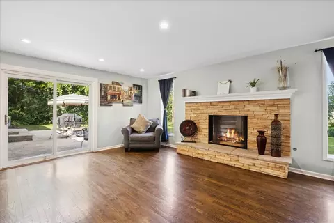 370 Flagstaff Ln, Hoffman Estates, IL 60169 photo 14