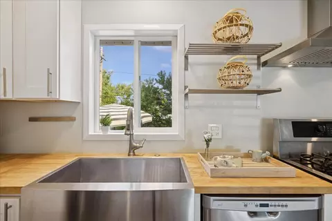 370 Flagstaff Ln, Hoffman Estates, IL 60169 photo 11