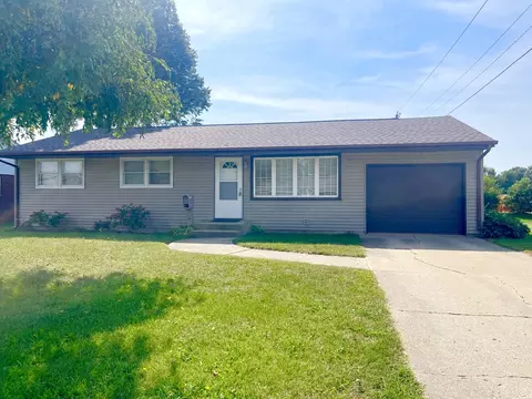 1420 26th St, Peru, IL 61354
