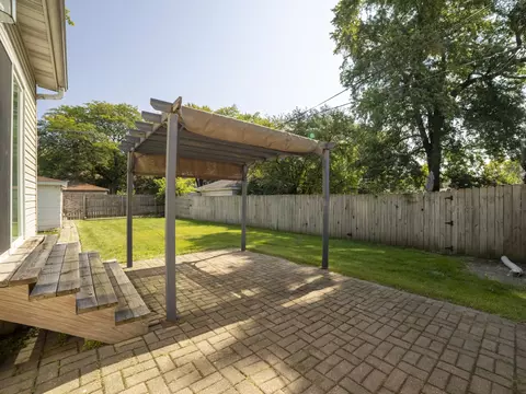 Exterior - 17519 Community St, Lansing, IL 60438 photo 7 of 12