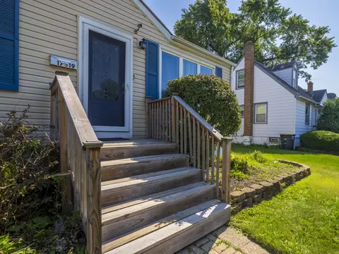 Exterior - 17519 Community St, Lansing, IL 60438 photo 4 of 12