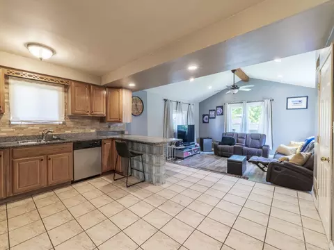 Kitchen - 17519 Community St, Lansing, IL 60438 photo 1 of 8