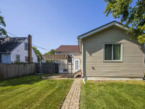 Exterior - 17519 Community St, Lansing, IL 60438 photo 9 of 12