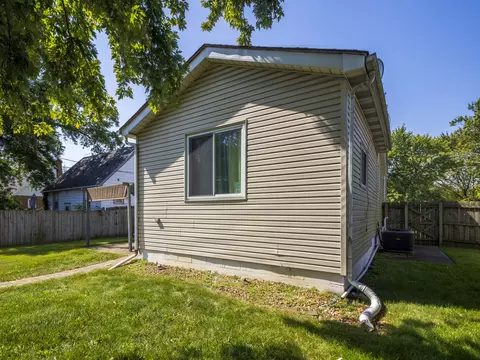 Exterior - 17519 Community St, Lansing, IL 60438 photo 8 of 12