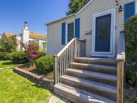 Exterior - 17519 Community St, Lansing, IL 60438 photo 5 of 12