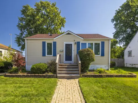 17519 Community St, Lansing, IL 60438