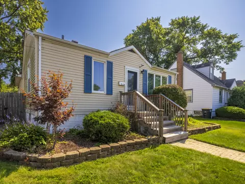 Exterior - 17519 Community St, Lansing, IL 60438 photo 2 of 12