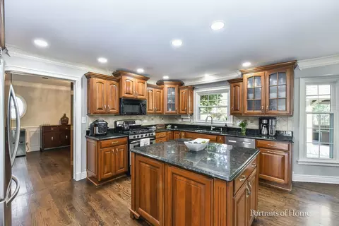 1645 Burning Trail Ct, Wheaton, IL 60189 photo 8