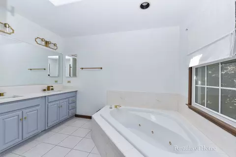 1645 Burning Trail Ct, Wheaton, IL 60189 photo 17