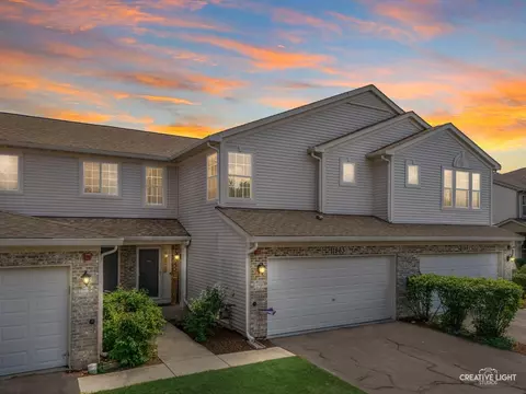 1863 Candlelight Cir #1863, Montgomery, IL 60538