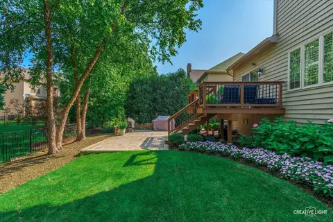 Exterior - 539 Eagle Brook Ln, Naperville, IL 60565 photo 4 of 6