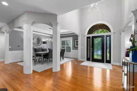 Entry Way - 539 Eagle Brook Ln, Naperville, IL 60565 photo 1 of 4