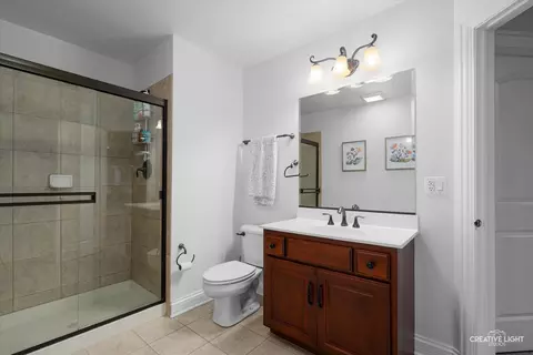 Bath - 539 Eagle Brook Ln, Naperville, IL 60565 photo 6 of 6
