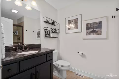 Bath - 539 Eagle Brook Ln, Naperville, IL 60565 photo 4 of 6