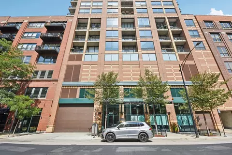 400 W Ontario St #1203, Chicago, IL 60654