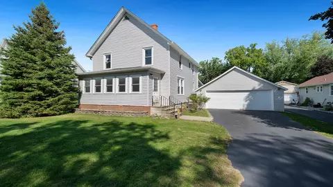908 Madison St, Oregon, IL 61061