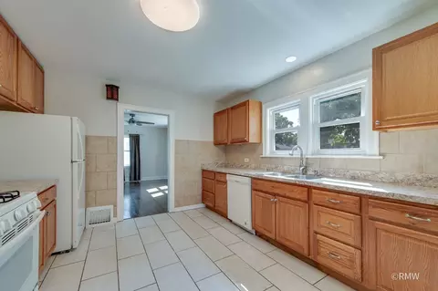 Kitchen - 215 E Pine Ave, Bensenville, IL 60106 photo 1 of 3