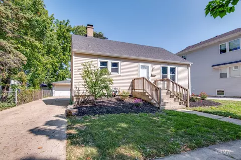 Exterior - 215 E Pine Ave, Bensenville, IL 60106 photo 2 of 6