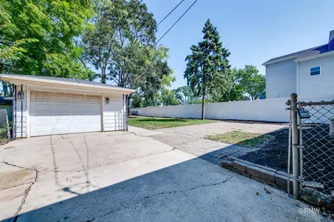 Exterior - 215 E Pine Ave, Bensenville, IL 60106 photo 4 of 6