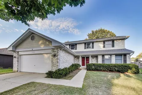 1109 Grant Pl, Vernon Hills, IL 60061