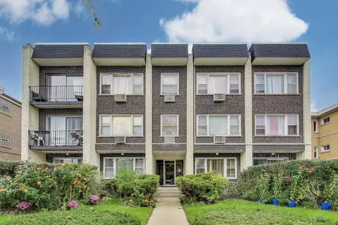 1615 W Howard St #303, Evanston, IL 60202
