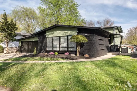 251 N Pleasant Dr, Glenwood, IL 60425