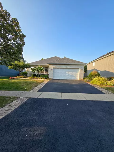 540 Alcott Ln, Bolingbrook, IL 60440