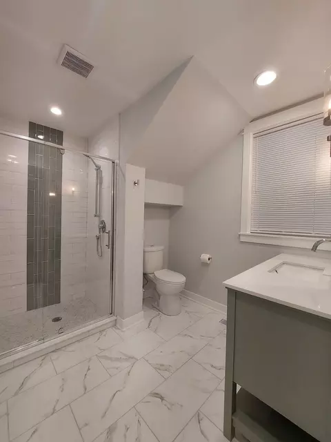 Bath - 3003 Wesley Ave, Berwyn, IL 60402 photo 1 of 6