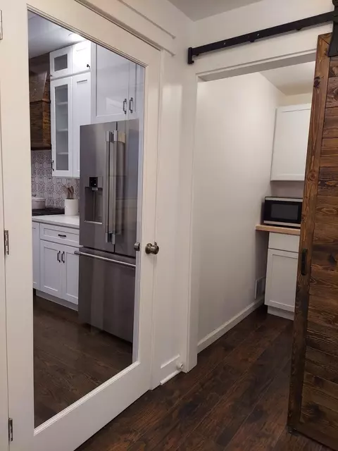 Entry Way - 3003 Wesley Ave, Berwyn, IL 60402 photo 5 of 10