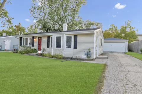 512 Tyler Dr, Carpentersville, IL 60110