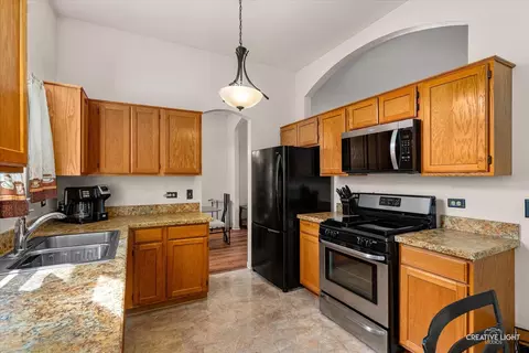 871 Trask St, Aurora, IL 60505 photo 9