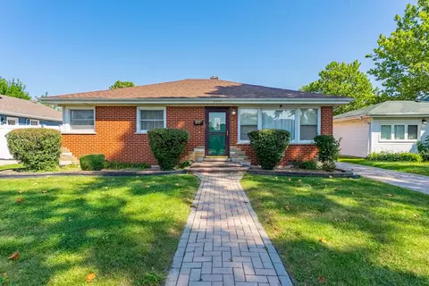 8737 Sproat Ave, Oak Lawn, IL 60453
