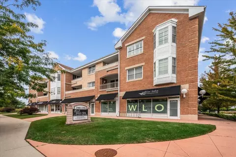 2300 Chestnut Ave #207, Glenview, IL 60026
