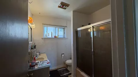 Bath - 9485 Sumac Ave #C, Des Plaines, IL 60016 photo 1 of 2