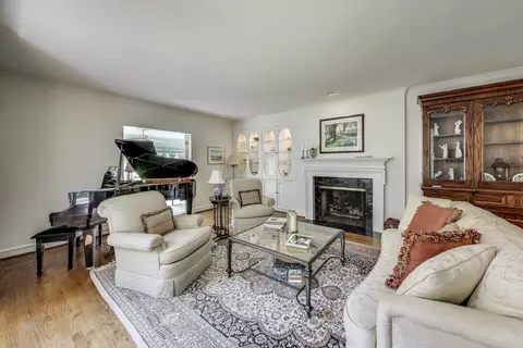 1295 Sunview Ln, Winnetka, IL 60093 photo 6