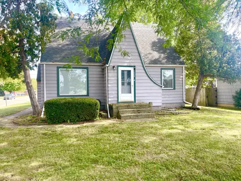 1668 Chartres St, Lasalle, IL 61301