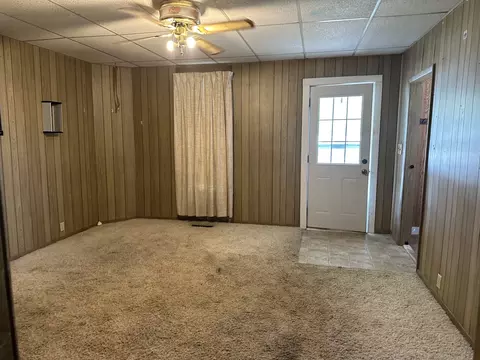 Living - 705 W Wall St, Morrison, IL 61270 photo 1 of 2