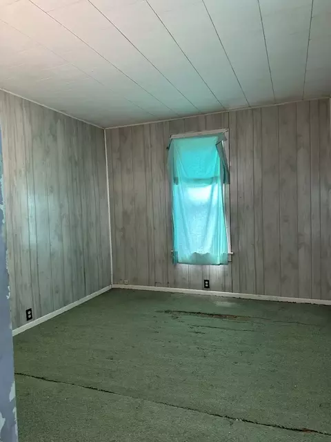 Bedroom - 705 W Wall St, Morrison, IL 61270 photo 5 of 6