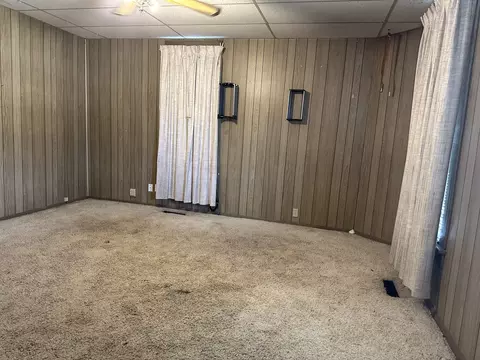 Living - 705 W Wall St, Morrison, IL 61270 photo 2 of 2