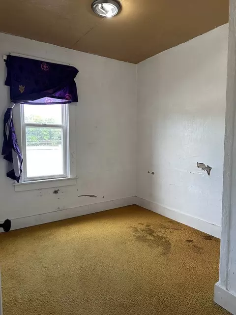 Bedroom - 705 W Wall St, Morrison, IL 61270 photo 3 of 6