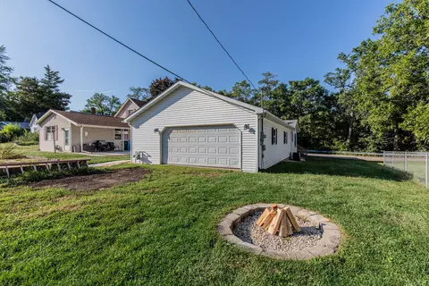 Exterior - 519 E Dakota St, Spring Valley, IL 61362 photo 3 of 4