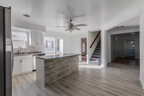 Entry Way - 519 E Dakota St, Spring Valley, IL 61362 photo 1 of 3