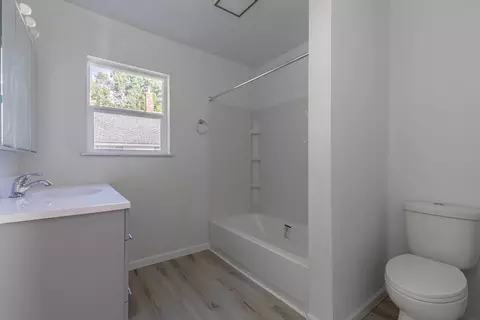 Bath - 519 E Dakota St, Spring Valley, IL 61362 photo 2 of 2