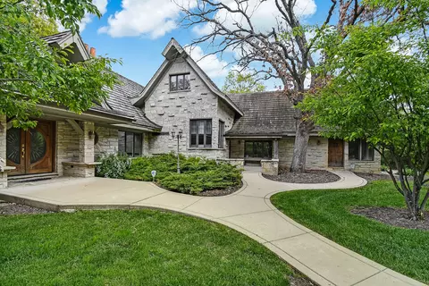 Exterior - 3500 Spring Rd, Oak Brook, IL 60523 photo 3 of 7