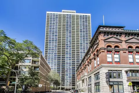 1560 N Sandburg Ter #4006, Chicago, IL 60610