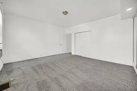 Bedroom - 4743 S Champlain Ave, Chicago, IL 60615 photo 3 of 4
