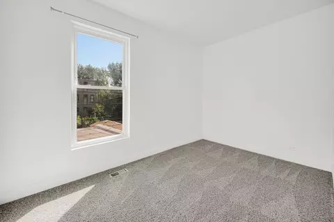 Bedroom - 4743 S Champlain Ave, Chicago, IL 60615 photo 4 of 4