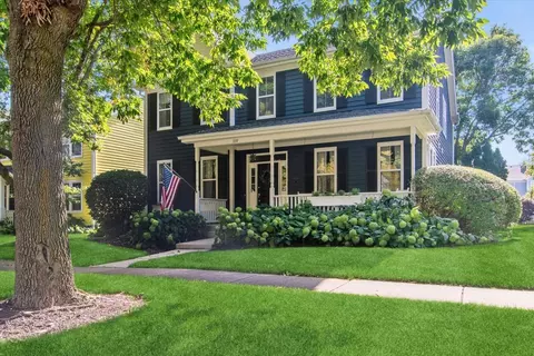 339 Lasalle St, Vernon Hills, IL 60061